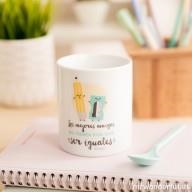 TAZA LOS MEJORES AMIGOS NO TIENEN POR QUÉ SER IGUALES | 8435460709958 | MR WONDERFUL | Librería Castillón - Comprar libros online Aragón, Barbastro